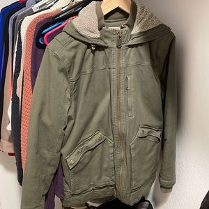 Duluth women’s medium heavy duty fire hose jacket -olive green